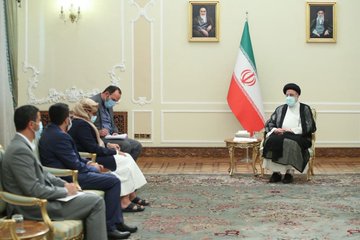 Iranian President receives Yemen&rsquo;s delegation
