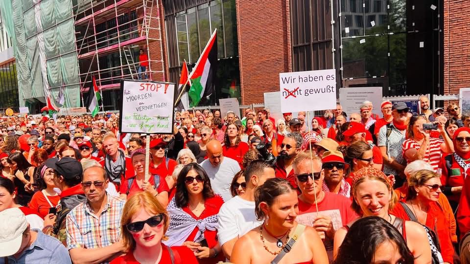Tens Of Thousands Demonstrate In Brussels In Solidarity With Palestine