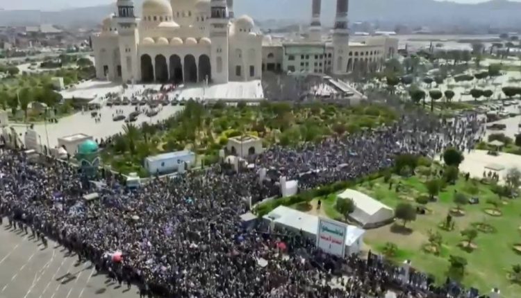 Mass Funeral Held In Sana’a For Yemeni Premier, Ministers Killed In Israeli Strike