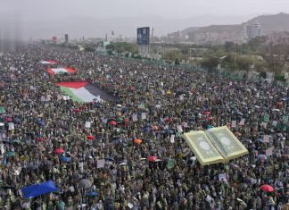 Human Tsunami in Sana’a in support of Quran , Al-Aqsa, & in solidarity with Lebanon, ffirming readiness