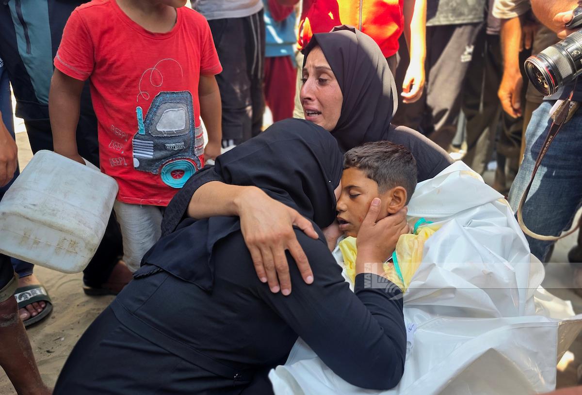 At least 10 Palestinians killed, several others injured in Israeli attacks in Gaza