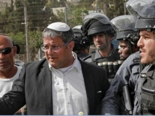 Zionist Ben-Gvir storms Silwan with settlers under heavy Israeli security